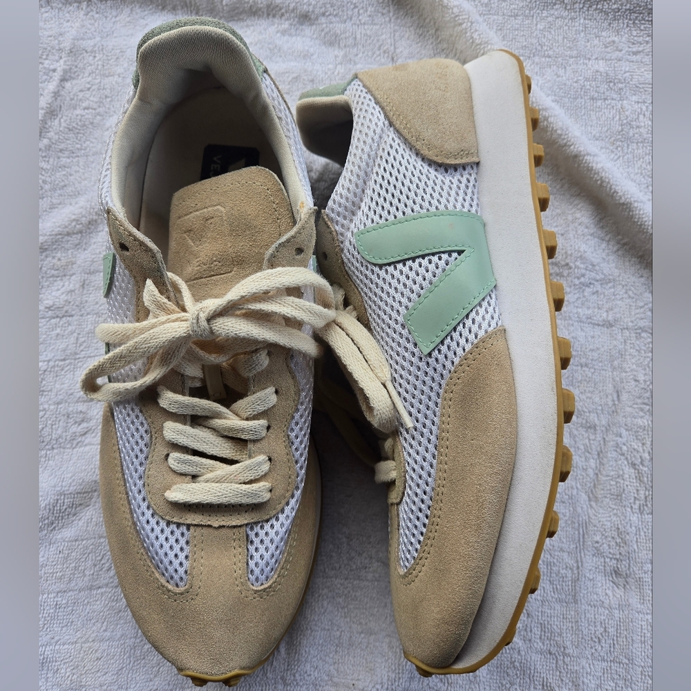 Veja Rio Branco White and Cream Sneakers - Picture 2 of 11